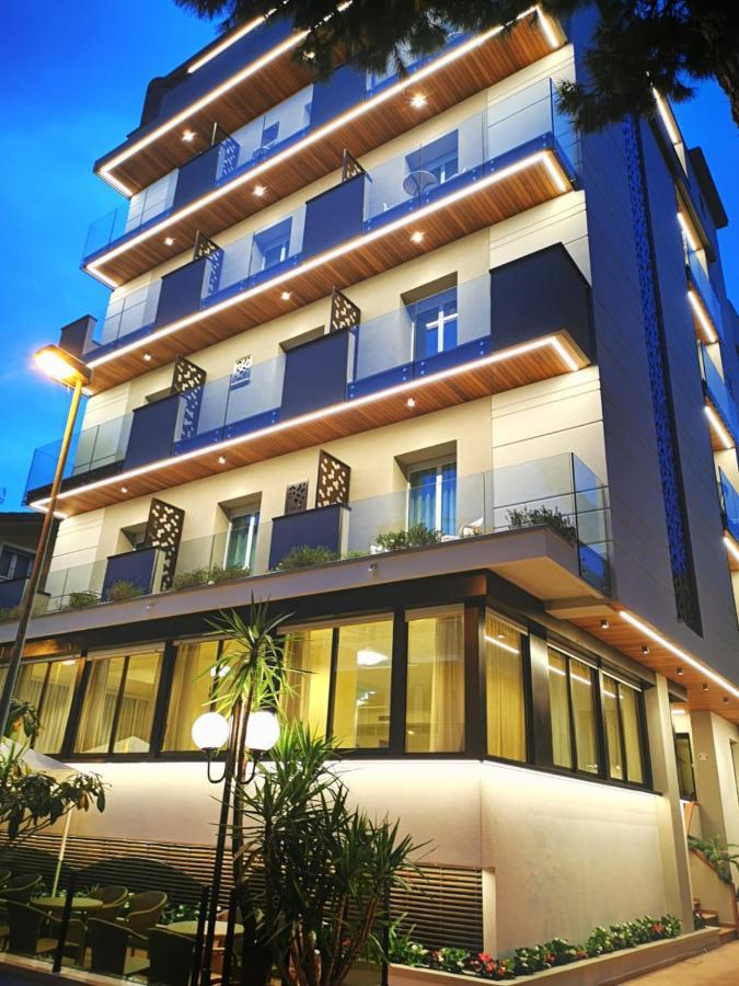 Hotel Cavalli Cattolica Bagian luar foto