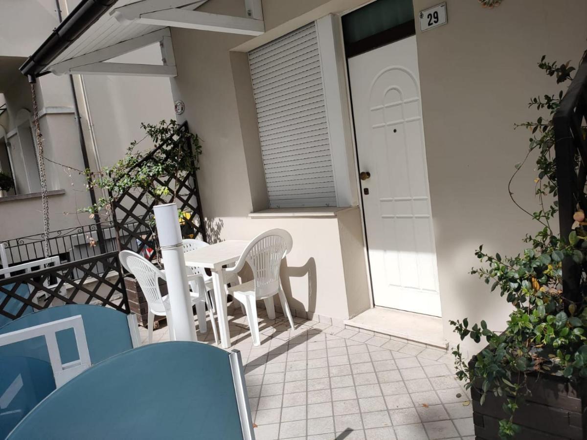 Hotel Cavalli Cattolica Bagian luar foto